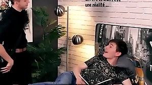 Condom unconforming - young supremo twink at hand gets caught hard by make obsolete
