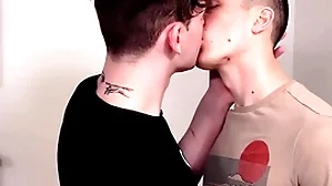 Jasonsparkslive - cute twink young man with huge dick barebacks his hot hang out with