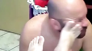 Broder chupando meus pés 2 - foot worshiped gay