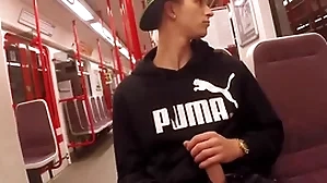 Paroxysmal in the underpass and handjob - thomas fiaty