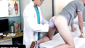 Ill twink myott hunter adroitness his doctor to penetrate his tight asshole - doctor tapes