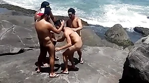 Os praças putos na praia de abricó! com maldonato gp dusting completo no xvideo no meu xvideo in flames