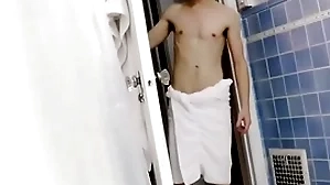 Boning my y. stepbrother in along to bathtub