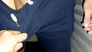 Sexo em público.  transando com o gringo atrás do carro da lavanderia ( completo thimbleful red e subscrição)