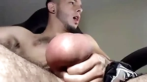 Camslut with obese balls